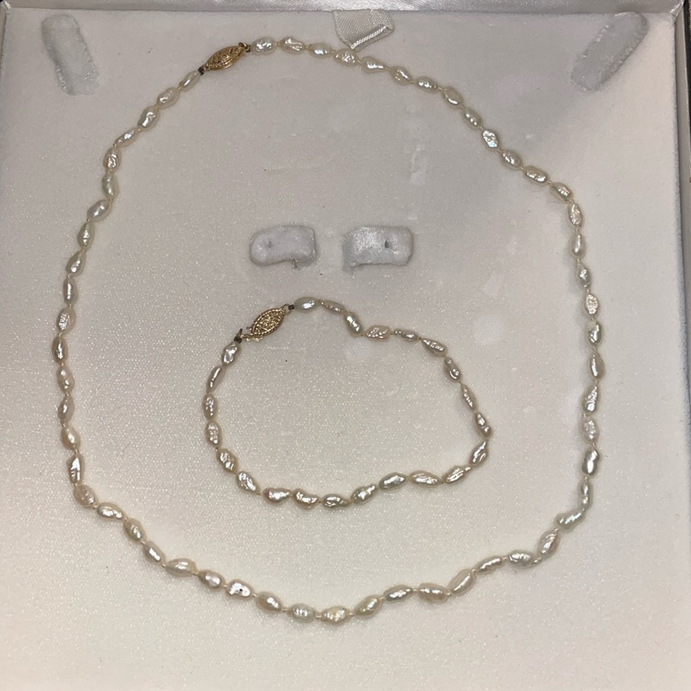 Genuine Freshwater Pearl mejuri vintage Necklace and Bracelet set